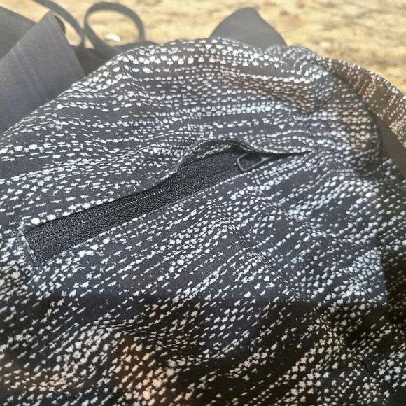 Lululemon Mens Running Shorts with Biker Lining - Picture 6 of 8